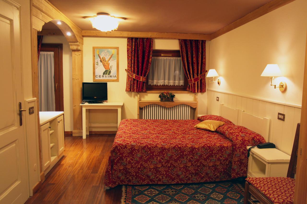 Hotel Fosson ブレウイル・チェルヴィナイア エクステリア 写真